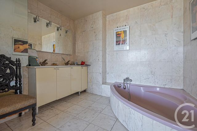Afficher la photo en grand Appartement F5 à vendre - 5 pièces - 134.09 m2 - PARIS - 75016 - ILE-DE-FRANCE - Century 21 Auteuil Seine