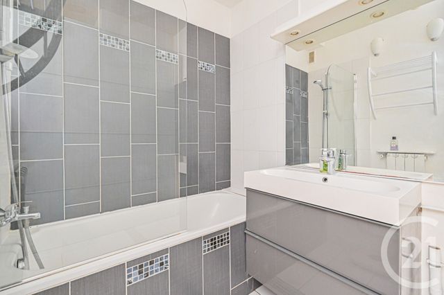 Appartement F2 à vendre - 2 pièces - 56.24 m2 - PARIS - 75016 - ILE-DE-FRANCE - Century 21 Auteuil Seine