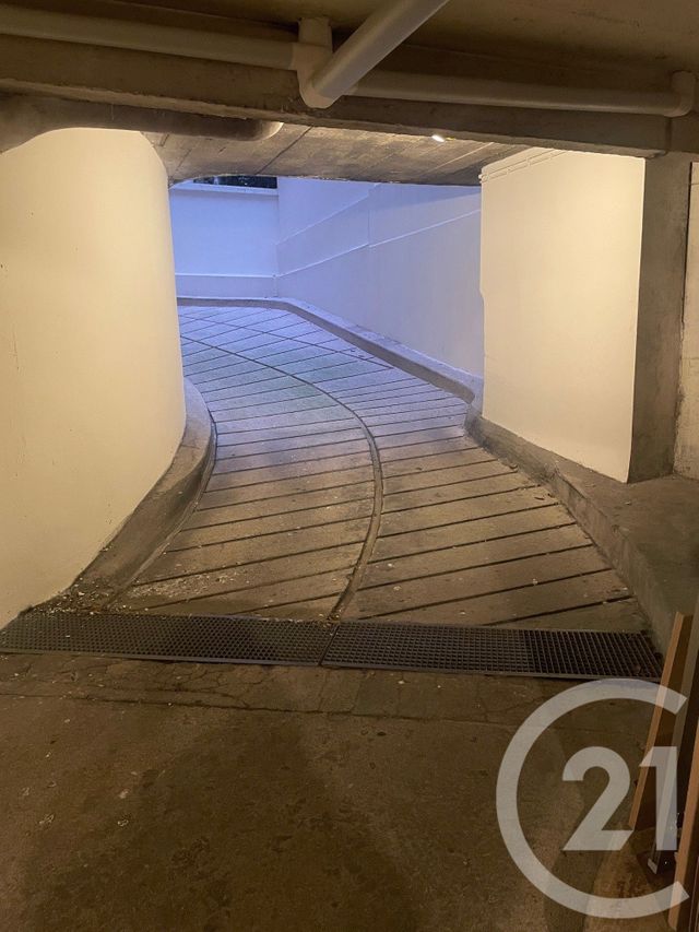 parking à vendre - 10.0 m2 - PARIS - 75016 - ILE-DE-FRANCE - Century 21 Auteuil Seine