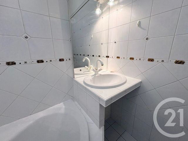 Appartement F5 à louer - 5 pièces - 108.01 m2 - PARIS - 75016 - ILE-DE-FRANCE - Century 21 Auteuil Seine
