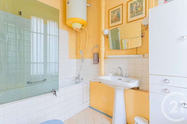 Appartement à vendre - 4 pièces - 100.65 m2 - PARIS - 75016 - ILE-DE-FRANCE - Century 21 Auteuil Seine