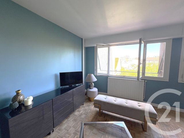Appartement F3 à louer - 3 pièces - 52.63 m2 - PARIS - 75018 - ILE-DE-FRANCE - Century 21 Auteuil Seine