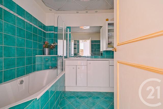 Appartement F3 à louer - 3 pièces - 121.32 m2 - PARIS - 75016 - ILE-DE-FRANCE - Century 21 Auteuil Seine