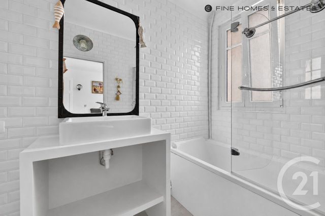 Appartement à vendre - 5 pièces - 113.69 m2 - PARIS - 75016 - ILE-DE-FRANCE - Century 21 Auteuil Seine